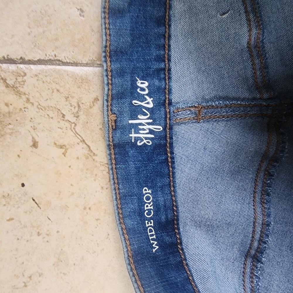 Style & Co Wide Leg Crop Jeans - Picture 3 of 5